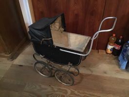 Antiker Puppenwagen