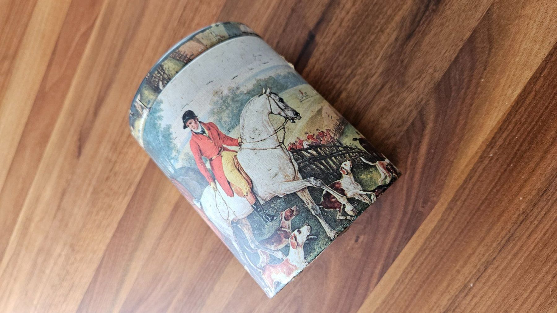 Barattoli: Dekorative Vintage Blechdose mit Jagdmotiv – Usato da Untervaz venduto da FullFlap777 1