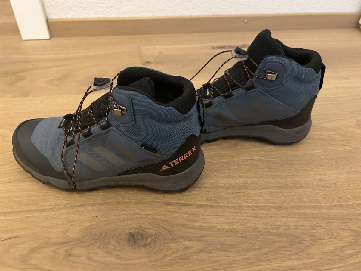 Adidas Scarpe per ragazzi: Trekkingshuhe Gr 34 – Usato da Gümligen venduto da angelojp05 2