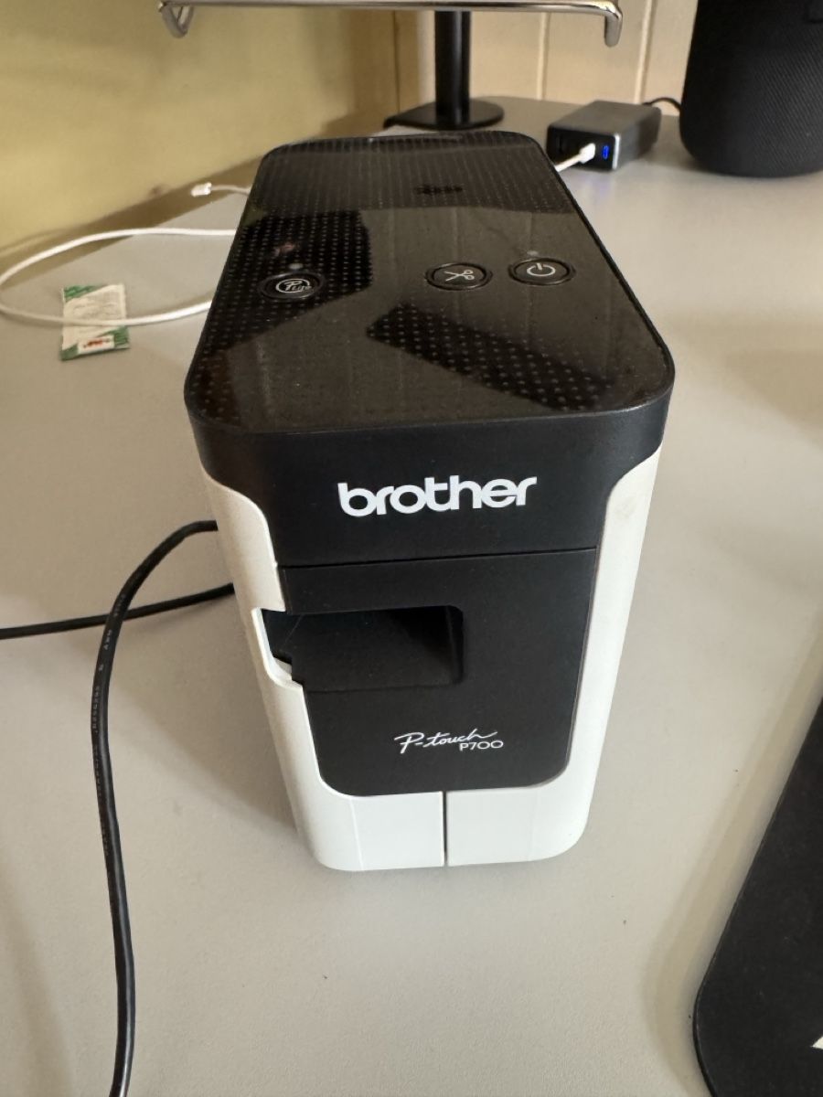 Brother Stampanti: Brother P-Touch P700 Label Printer - Efficient & Reliable – Usato da Gebenstorf venduto da Jay.link