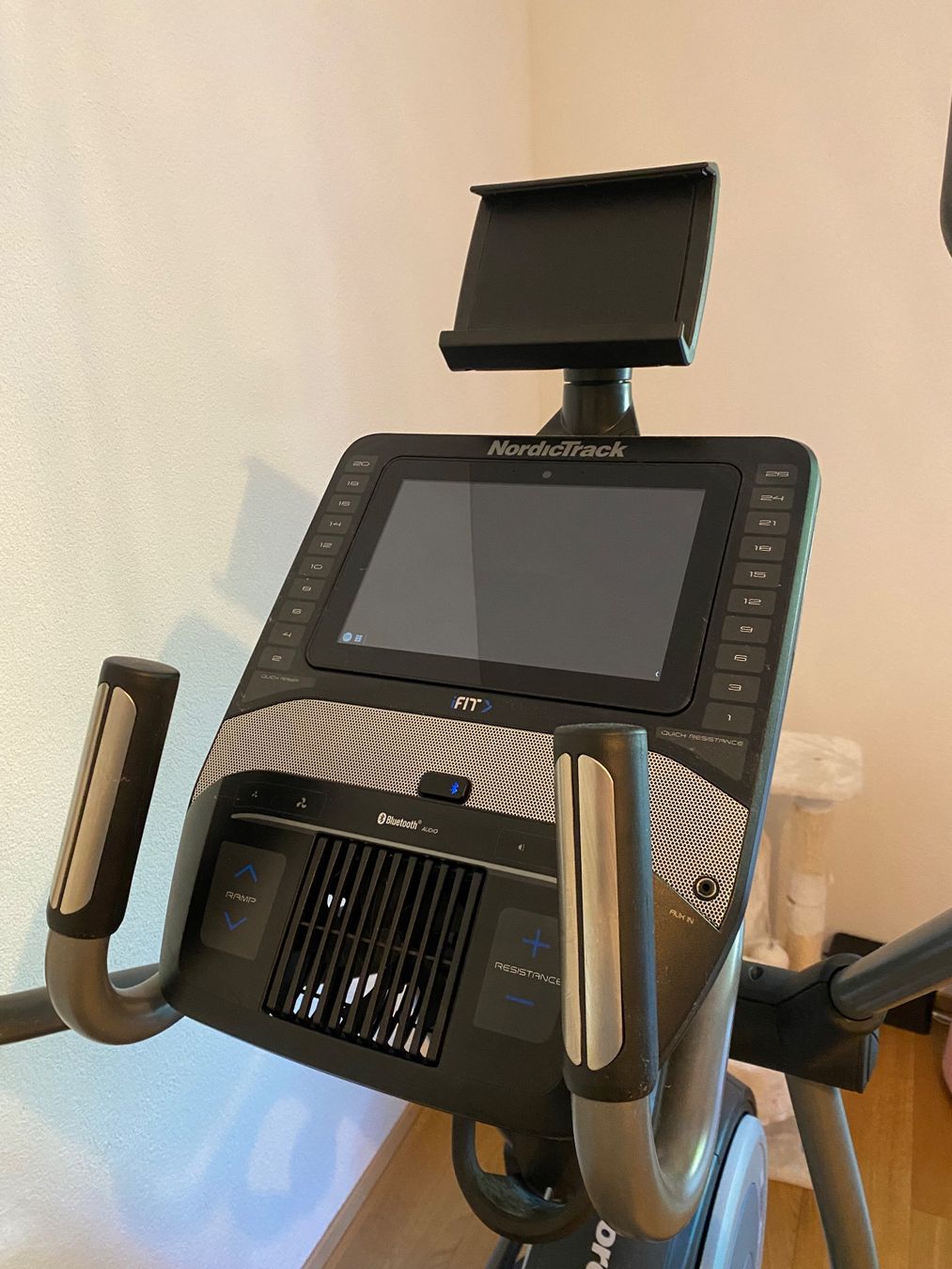 NordicTrack Hometrainer: NordicTrack Elliptical Cross Trainer – Usato da Wädenswil venduto da Ydm14 4