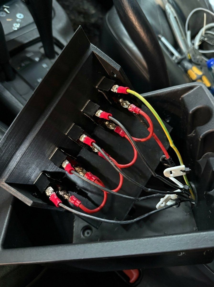 Jeep Tutti i ricambio: Jeep Grand Cherokee WJ Switchpanel Mittelkonsole – Nuovo (secondo la descrizione) da Full-Reuenthal venduto da halle46 1