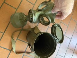Schweizer Armee Schutzmaske FEGA mit Filter und Blechbüchse