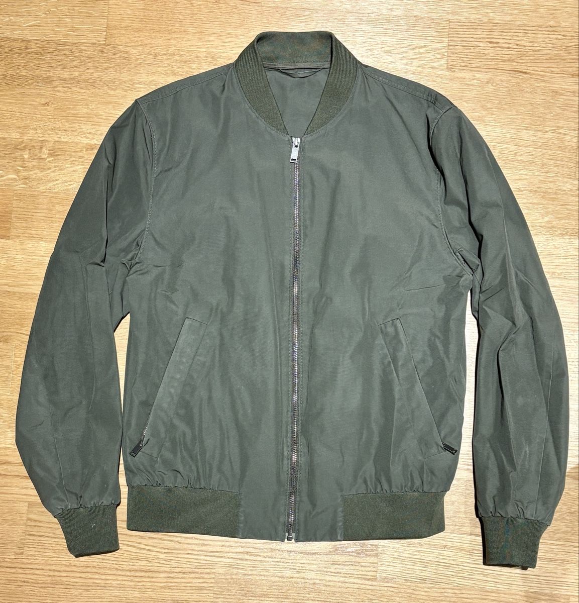 Cos Jacken: COS Lightweight Bomber Jacket – Olive/Dark Green – Neu (gemäss Beschreibung) aus Zürich von jonoddk