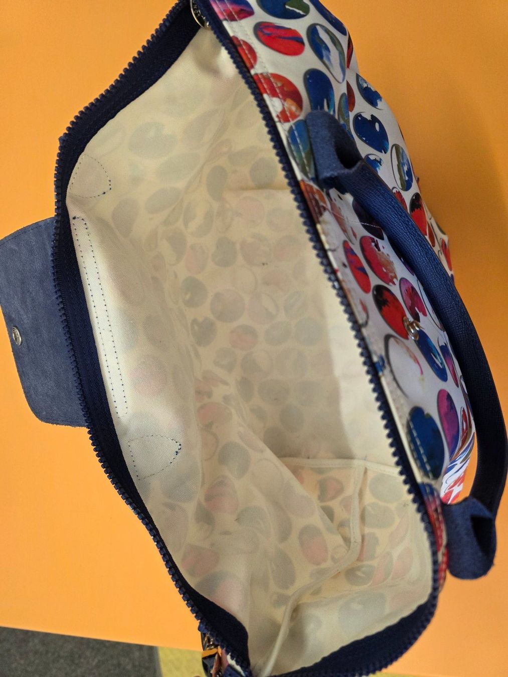 Longchamp Borse da donna: Handtasche Longchamp bunt gemustert mit Schultergurt – Usato da Zofingen venduto da BerchtoldBrocki 1