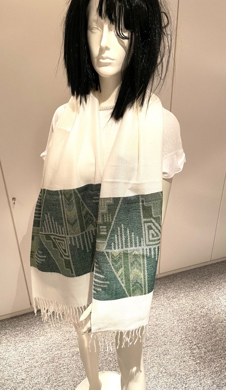 Foulard & Sciarpe: Châle ou chemin de table – Nuovo (secondo la descrizione) da Genève venduto da flocon06 1