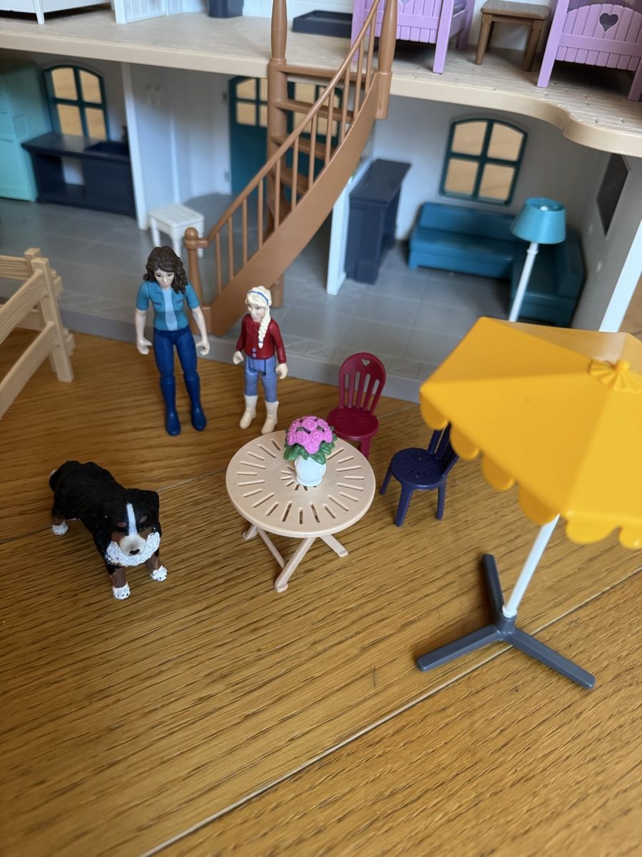 Schleich Jouets: Schleich Haus mit Zubehör – Neuf (Voir description) à Domat/Ems par ali_8zpw 2