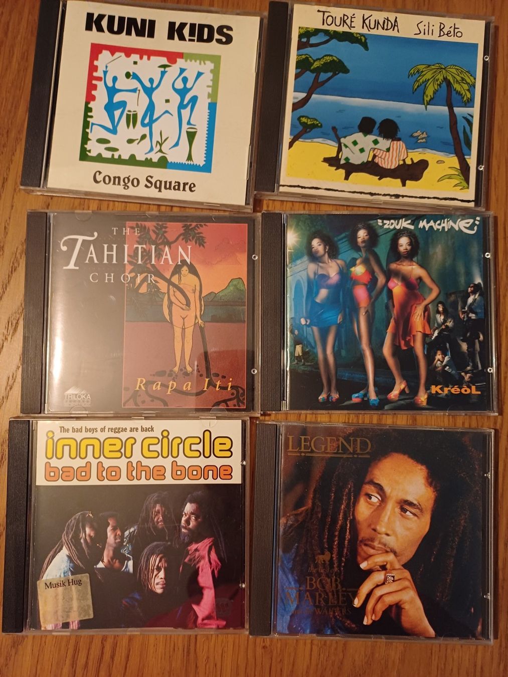 CD: 17 CD World Music diverse Länder/Interpreten – Usato da Zürich venduto da Atad