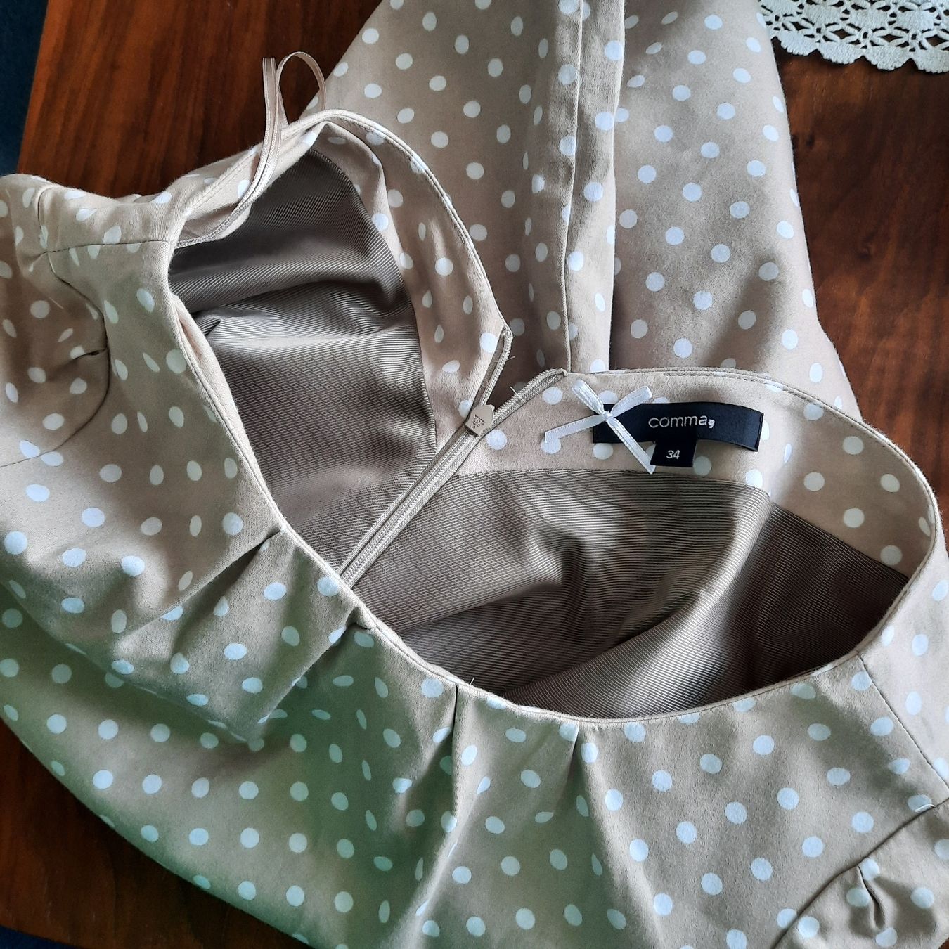 Comma Robes: COMMA, SCHÖNES SOMMERKLEID, GR. 34 – D'occasion à Hinwil par Wuschi40 7
