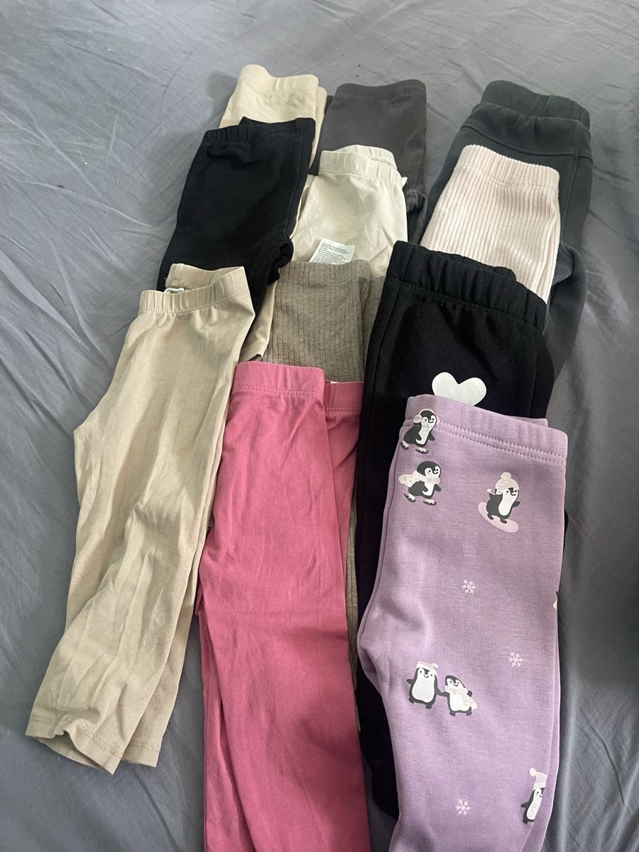 Lotti & Set di vestiti: Lot de 32 vêtements taille 12 mois  – Usato da Boncourt venduto da sev_r66z
