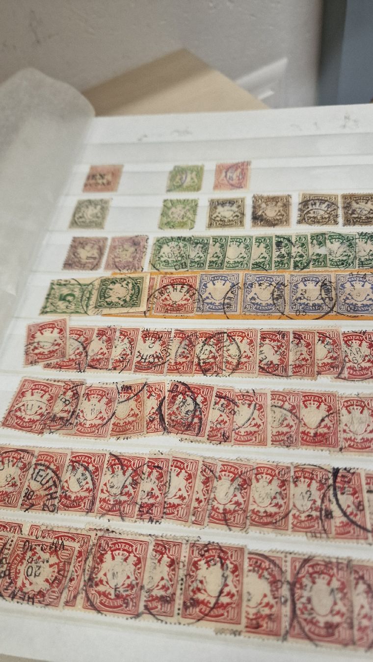 Alle Briefmarken: Briefmarken Sammlung in Ordner, diverse Werte, gebraucht – Gebraucht aus Herisau von Antiques.AR 1