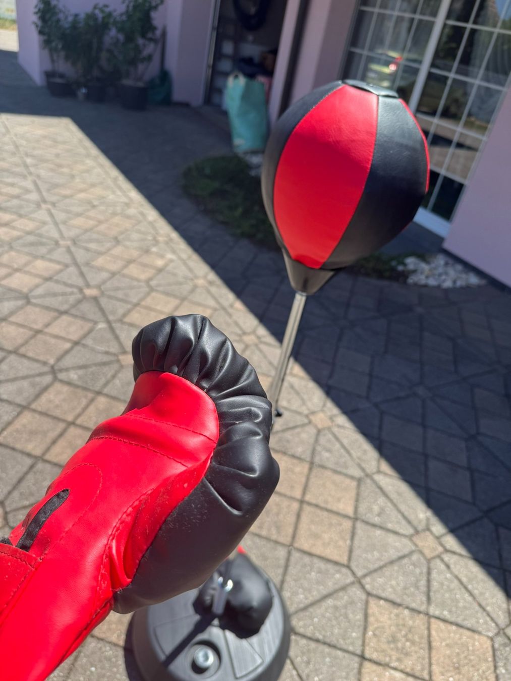 Sacs de frappe: Boxsack mit Handschuhen guter Zustand – Neuf (Voir description) à Härkingen par Surferin2002 1