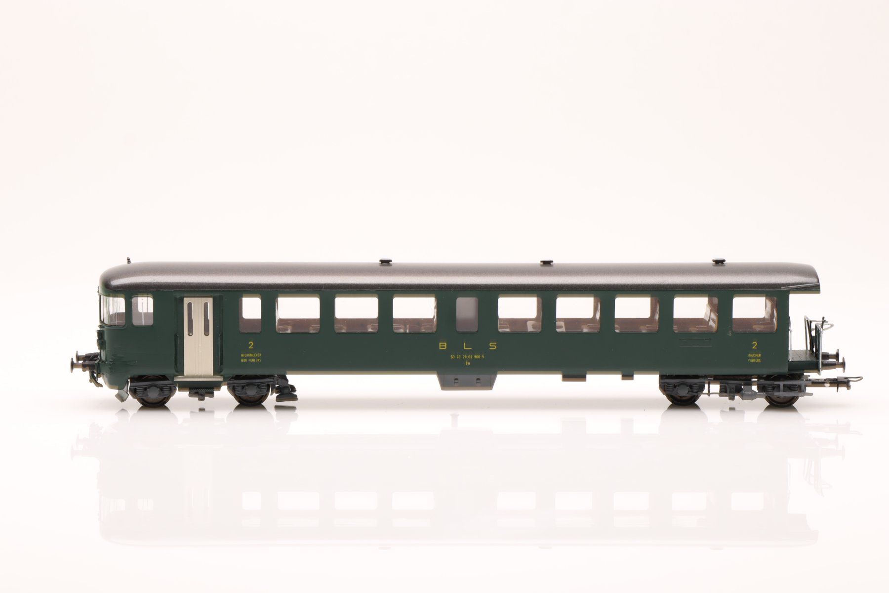 Roxy Modellini di ferrovie: Roxy 011 BLS Autozug Steuerwagen DC, H0 – Usato da Ried (Muotathal) venduto da Modellbahn.swiss 1