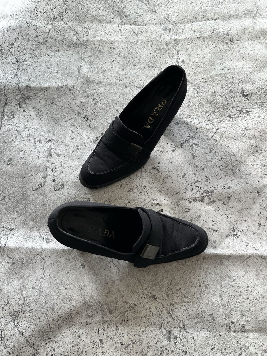 Prada Scarpe da donna: PRADA Black Loafers Heels, Size 35.5 - Perfect for Fall! – Usato da Zürich venduto da megastored 9