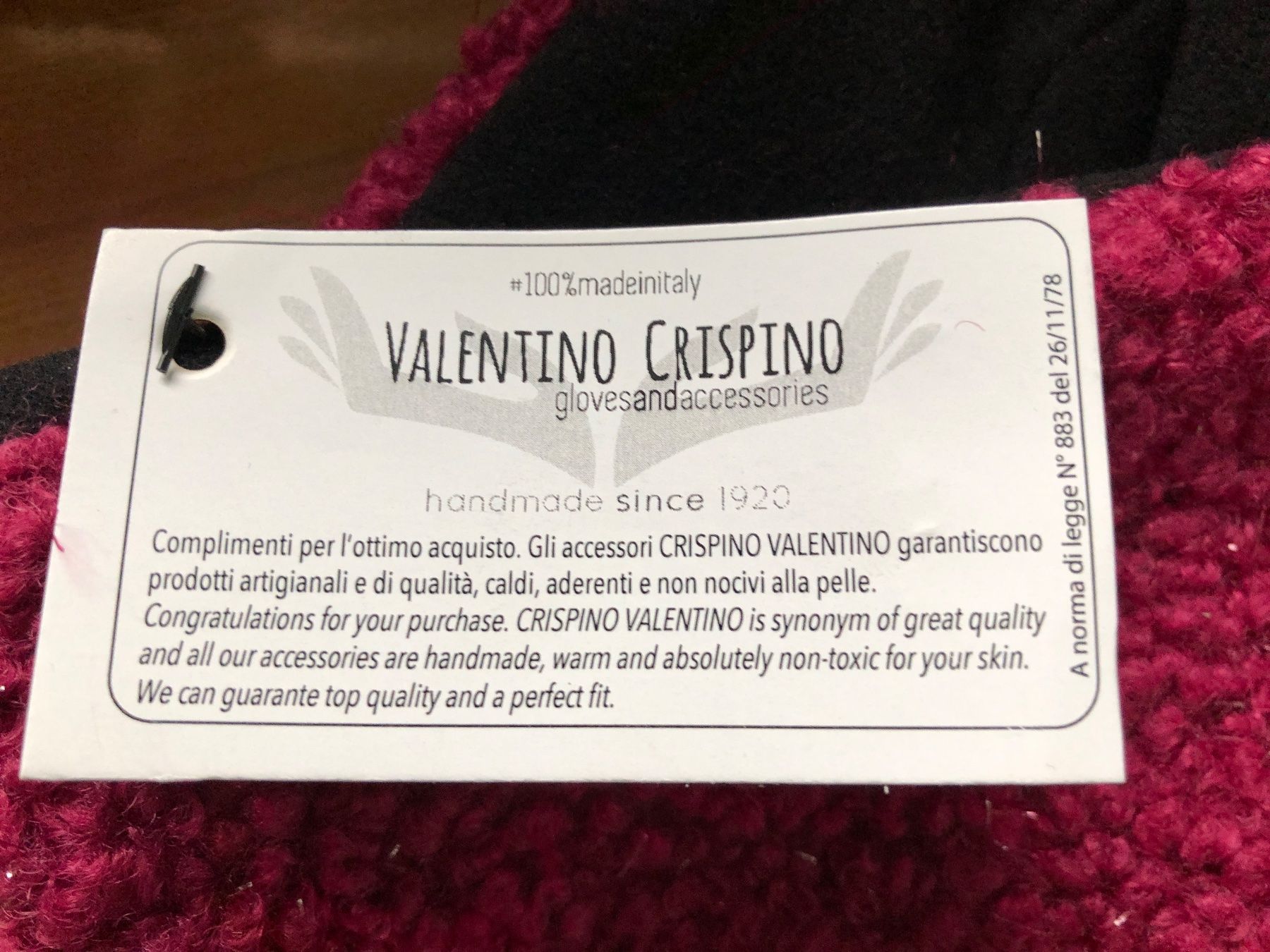 Guanti & manicotti: Vendo set guanti e sciarpa da donna. – Nuovo e nell'imballaggio originale da Mendrisio venduto da cost.del 1