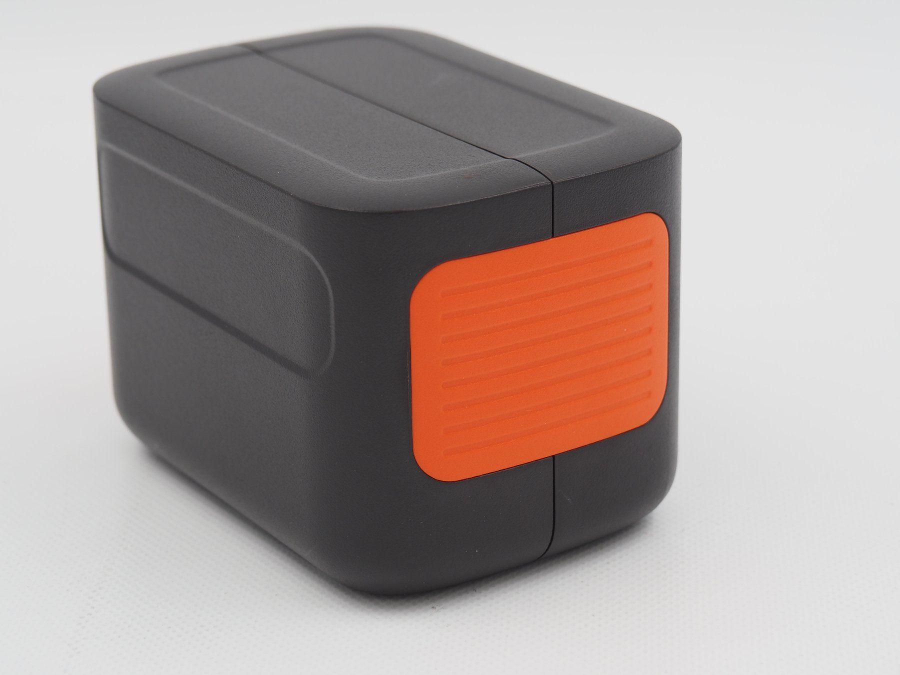 Jackery Caricabatterie: JACKERY Explorer 100 Plus Powerstation (26083039) – Usato da Zürich venduto da fundsachenverkauf 2