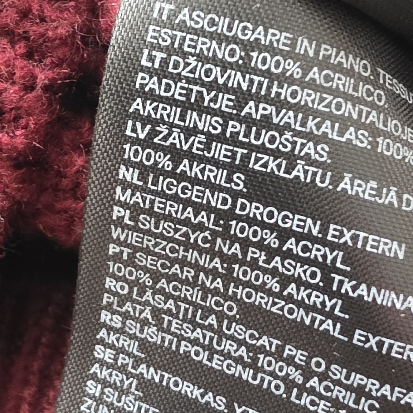 Maglioni & Felpe: Schöner, warmer Pullover von Divided, Grösse S, Weinrot. – Usato da Rheinsulz venduto da Gilea 6