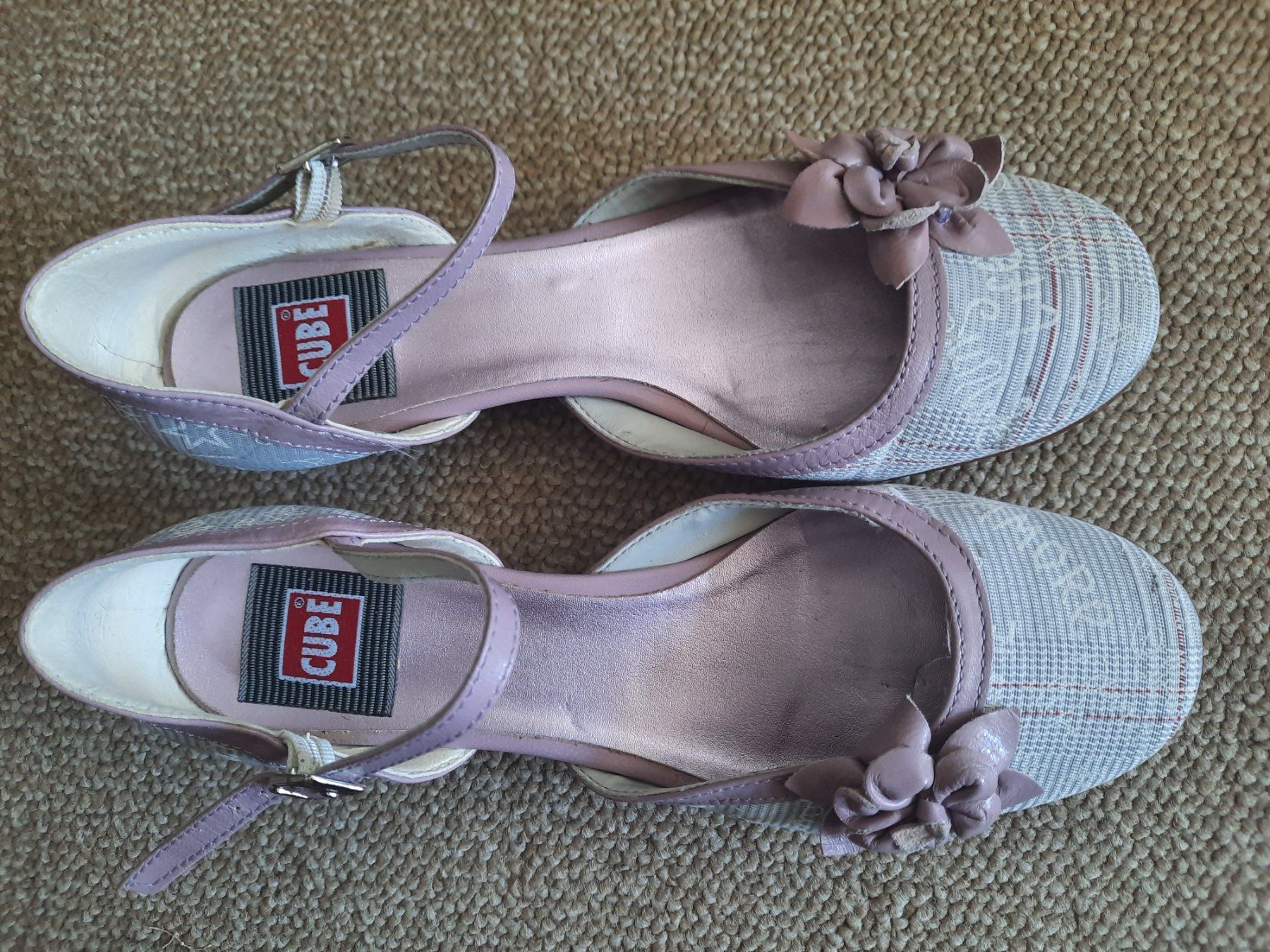 Scarpe da donna: Damenschuhe Pumps, Gr42, Marke Cube – Usato da Herrliberg venduto da AlexandraBopp