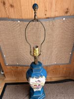 Tischlampe Keramik blau Blumenmotiv Vintage guter Zustand