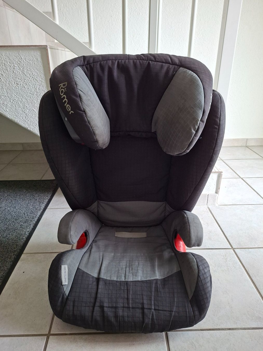 Seggiolini per auto: Kinderautositz Römer – Usato da Wilen b. Wollerau venduto da Freyli01