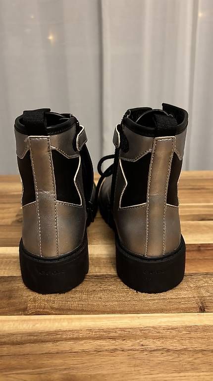 Scarpe per ragazze: Kinderstiefel Gr.34 – Usato da Fällanden venduto da ine_rt5z 2