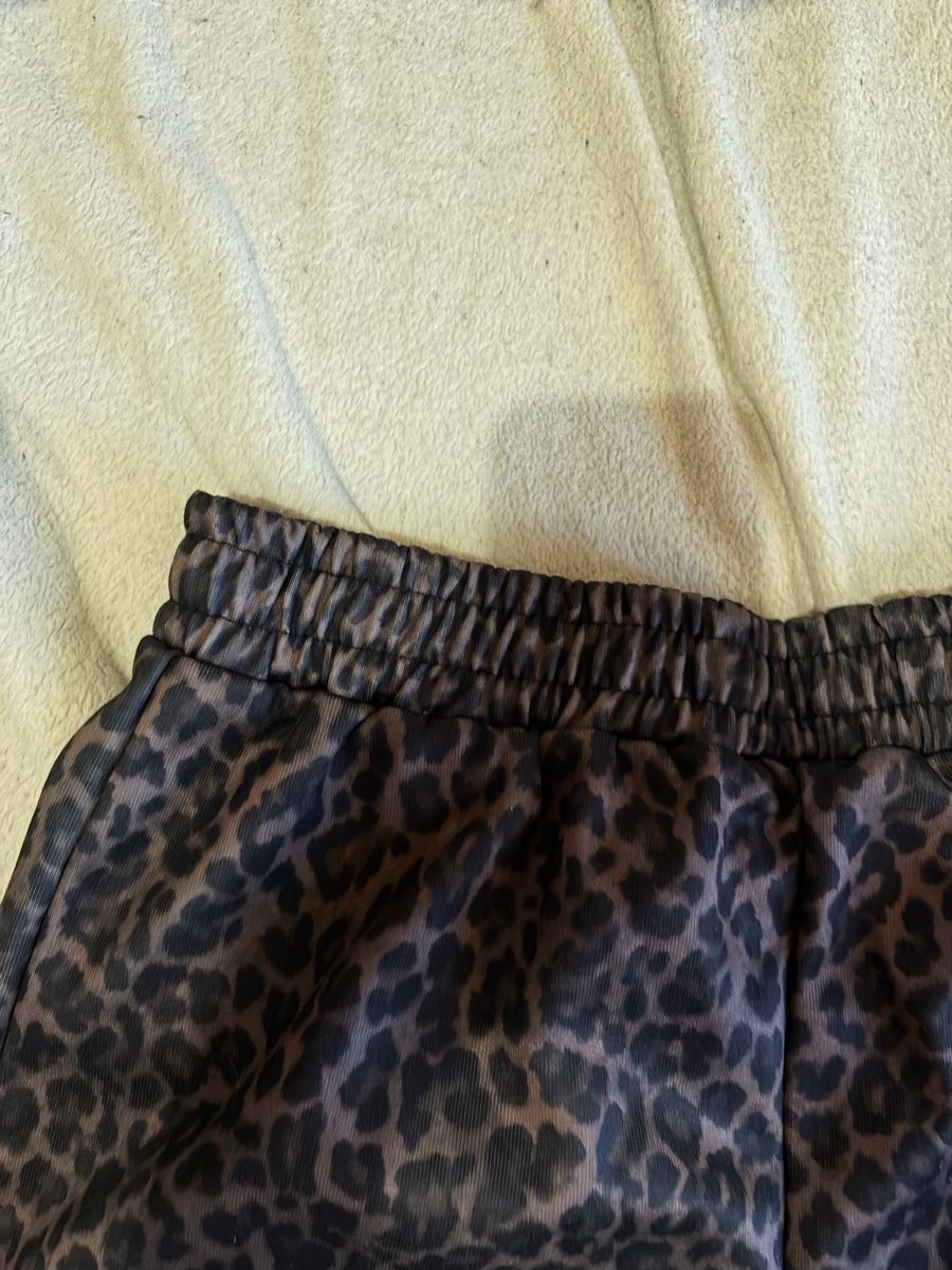 Pantalons: Kurze Stoff Hose – Neuf (Voir description) à Hasle LU par Julia_Vintage 1