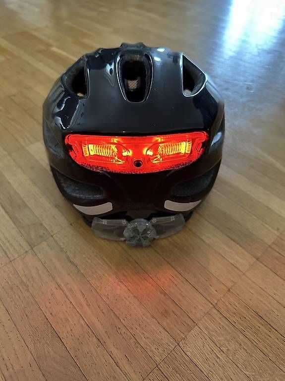 Caschi: Neuwertiger Velohelm  – Nuovo e nell'imballaggio originale da Stans venduto da go__hh9x 4