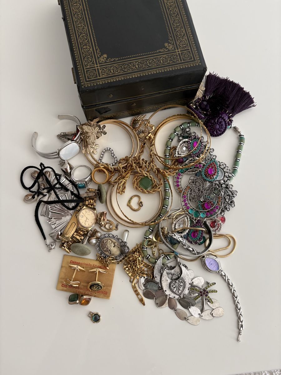 Autres bijoux: Schmuckschatulle mit viel Schmuck – D'occasion à Basel par tar92 3