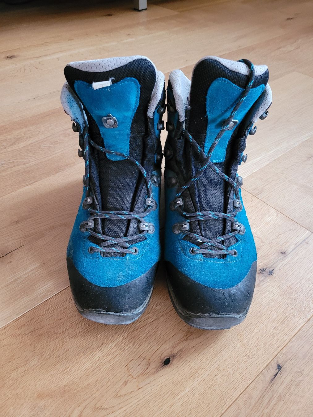 Lowa Damenschuhe: Wanderschuhe Lowa, blau, gebraucht – Gebraucht aus Büren NW von nie_k6382