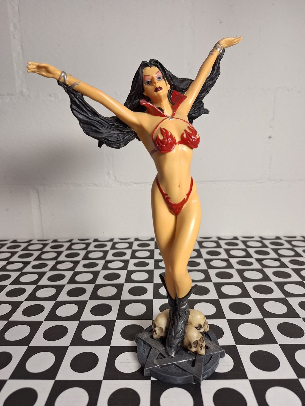 Statuette: Fantasyfigur "Hells Girl" – Usato da Niederhasli venduto da ZZoki