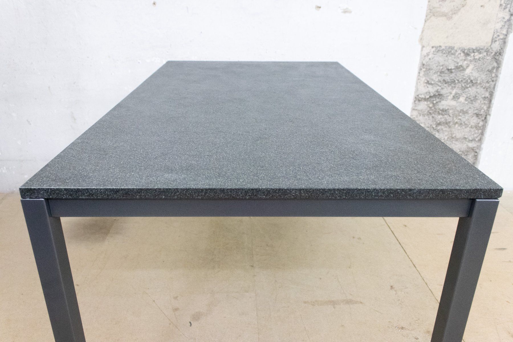 Tavoli: Edler Granittisch / Gartentisch 140 x 80 cm – Nuovo (secondo la descrizione) da Zürich venduto da ZuercherBrockenhaus 2