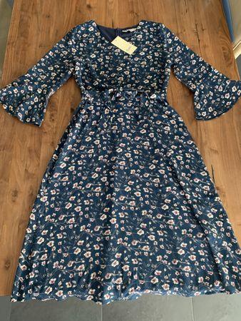 Wunderschönes Kleid von Yumi Gr. 38 NEU