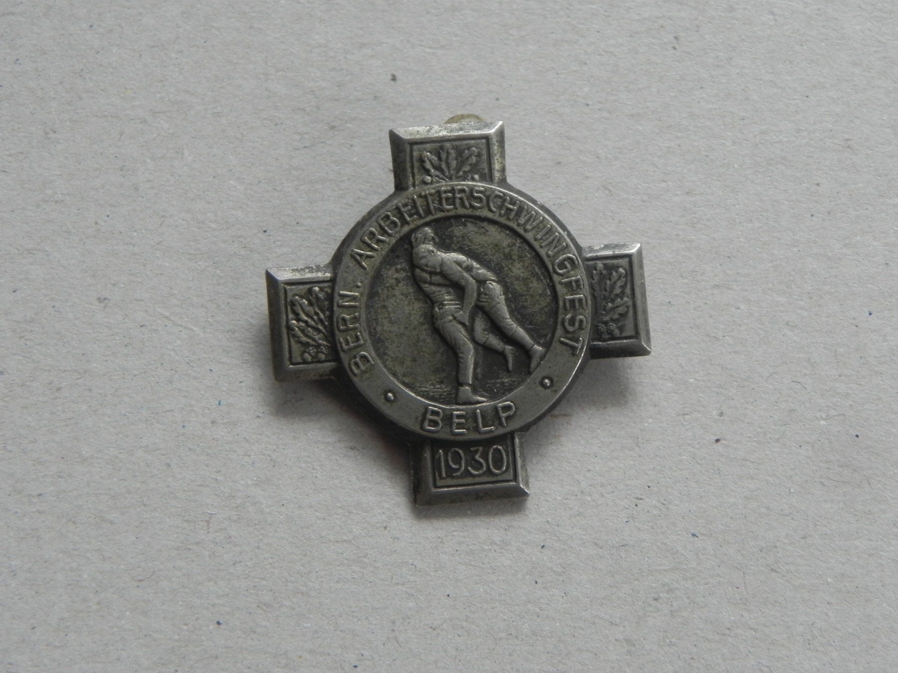 Placchette & Badge: Abzeichen Arbeiter Schwingfest Schwingen Belp BE 1930 – Usato da Siebnen venduto da krimsie