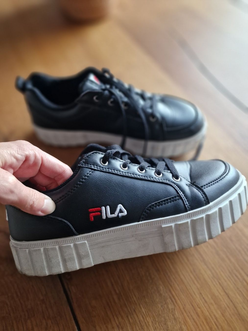 Fila Scarpe da donna: Sneaker Fila – Usato da Alpnach Dorf venduto da Schanein