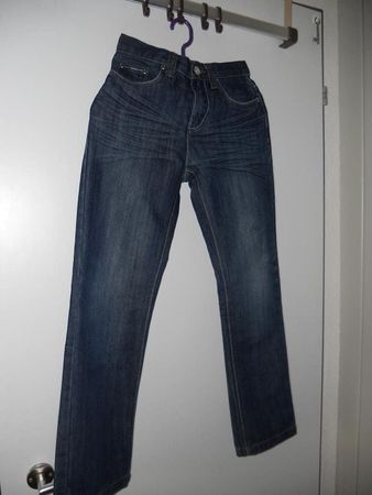 Neu: Jeans mit Gummizug + dekorativem Faltenmuster - blau