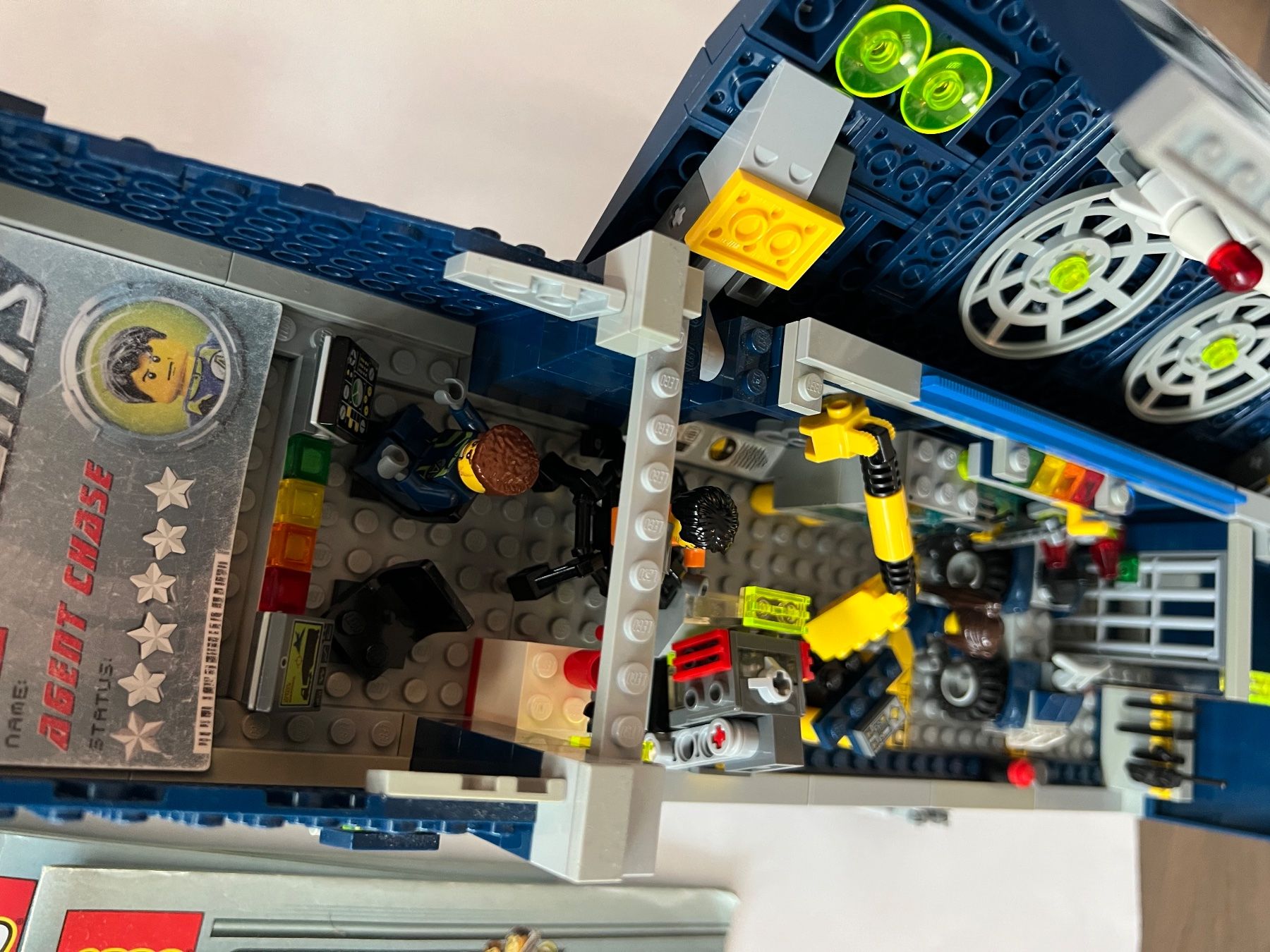 Lego Kit di costruzioni: LEGO Agents 8635 - Mission 6: Mobile Command Center – Usato da Meierskappel venduto da schoene_dinge 4