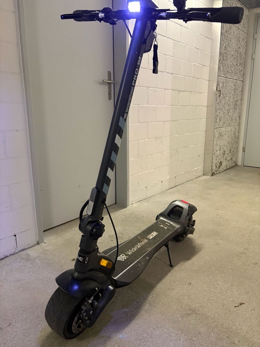 Veicoli elettrici: E- Scooter Wide wheel pro – Usato da Uerikon venduto da inf_5fl5 3