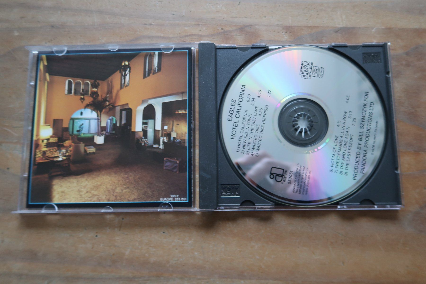 CDs: THE EAGLES - HOTEL CALIFORNIA - CD – D'occasion à Basel par Patiscat 3