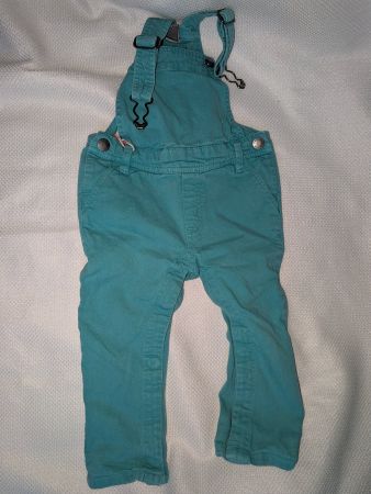 Latzhose tuerkis Grösse 80 9-12M gebraucht