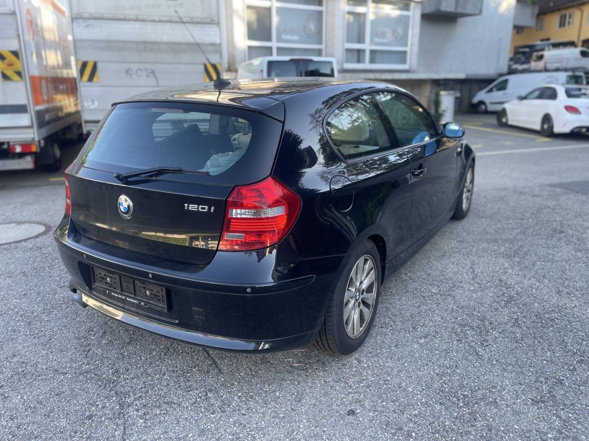 BMW Autos: BMW 120i AUTOMAT – D'occasion à Winterthur par TopAC22 2
