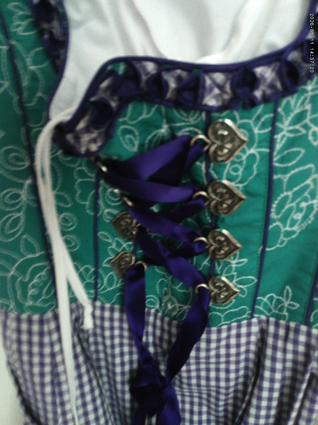 Vestiti: Dirndl Kleid grün violett mit Bluse – Usato da Altendorf venduto da zipfizaffi 2