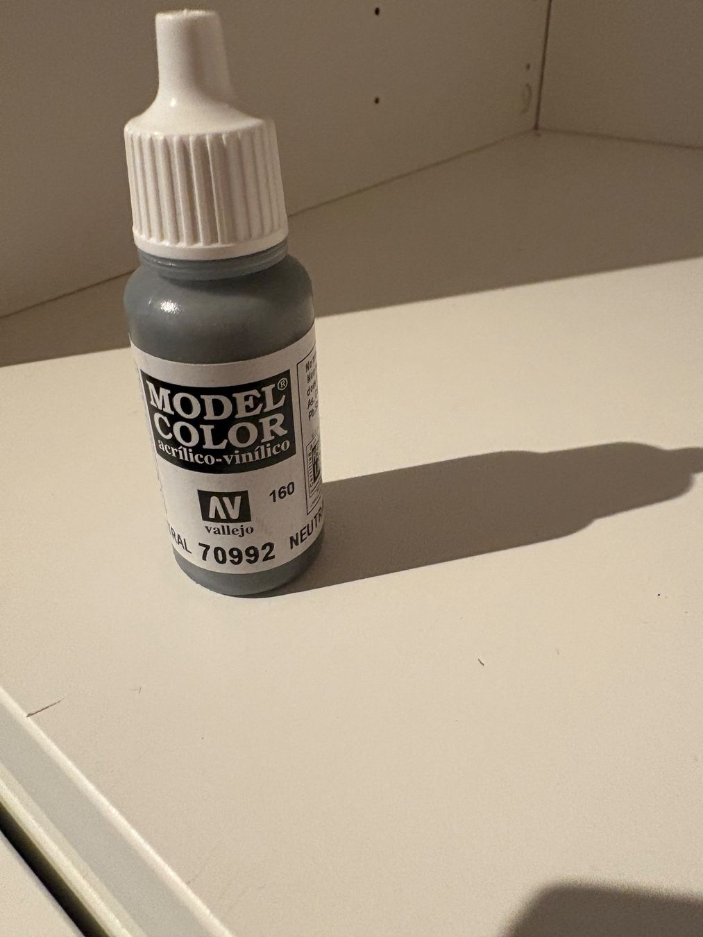 Kit di modellismo & Modellini statici: VALLEJO MODEL COLOR 70992 NEUTRAL GREY – Usato da MÜHLEDORF/SO venduto da tru_wsv8