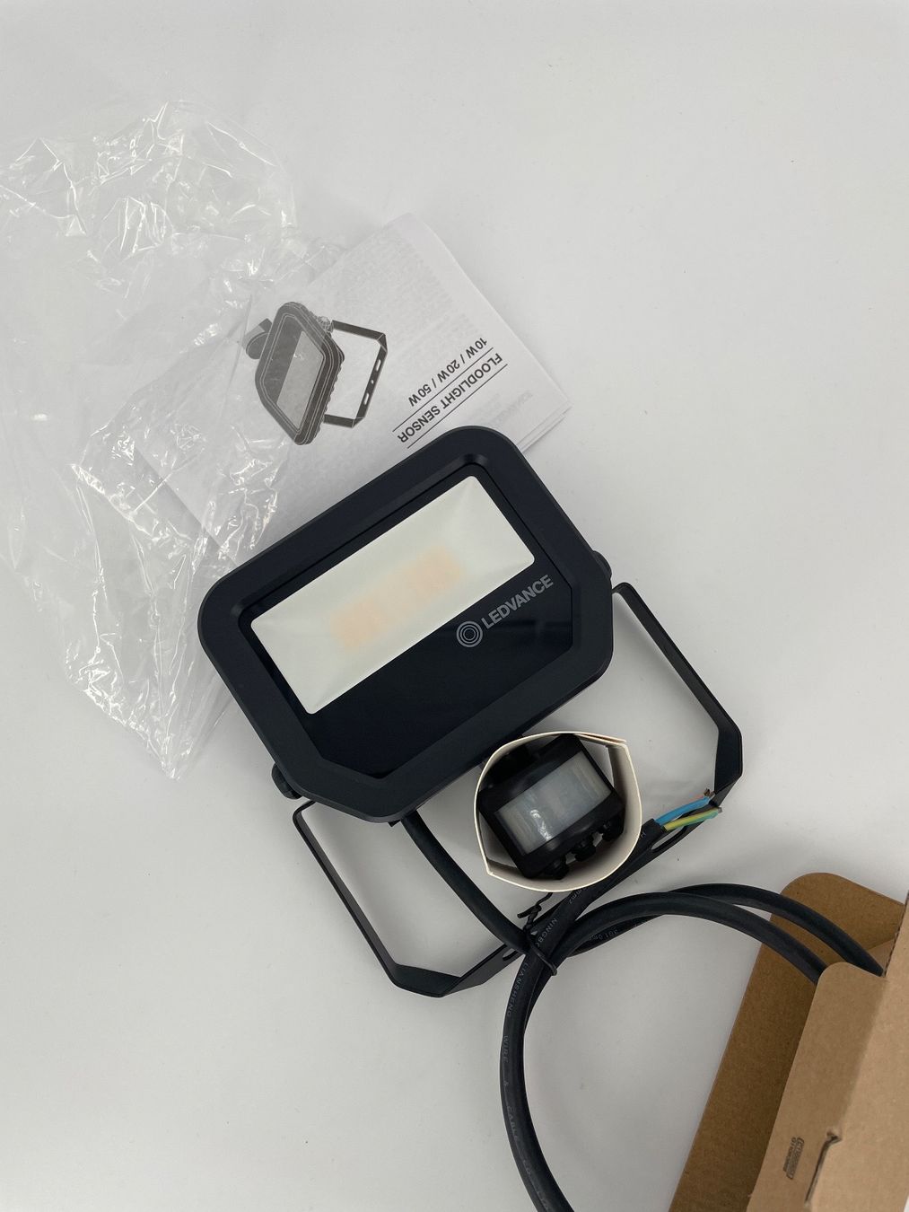 Lampen: LED Scheinwerfer Ledvance – Neu und originalverpackt aus Auenstein von moin.