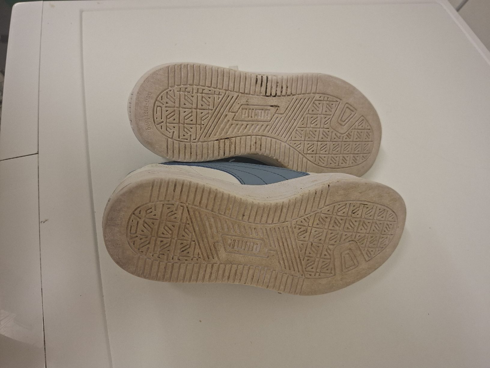 Puma Scarpe per ragazzi: Puma Sneaker, weiß/blau, gebraucht, Größe 33 – Usato da Hombrechtikon venduto da cia_kks2 3