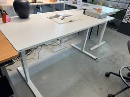Lista Office LO Pure Sitz-/Stehtisch (mehrere an Lager)