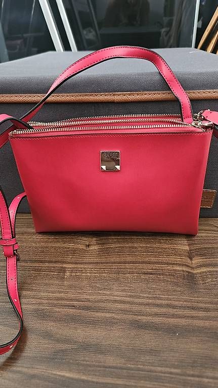 Borse da donna: Guess Tasche – Usato da Amriswil venduto da dga_b9vw 1