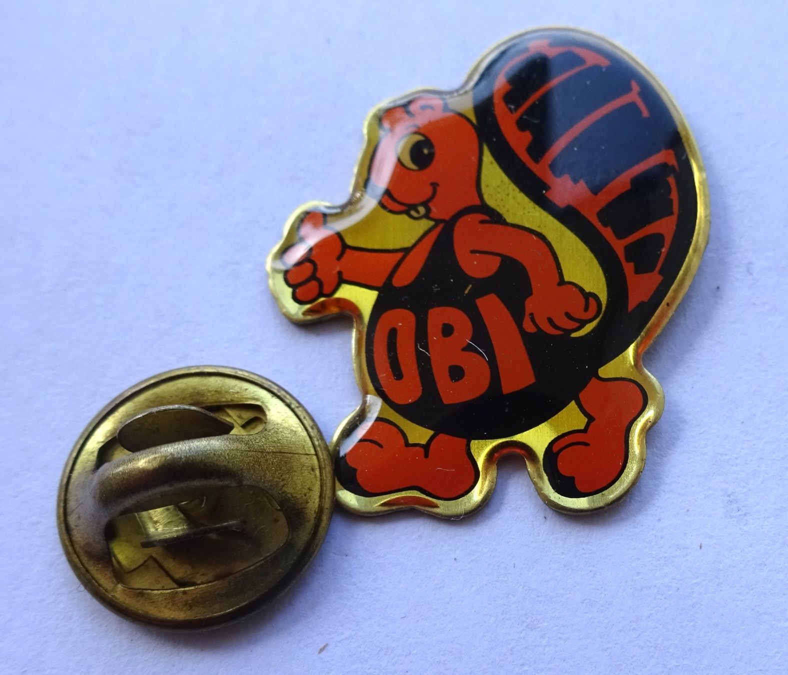 Placchette & Badge: Pin OBI Eichhorn – Usato da Utzenstorf venduto da BUtter81