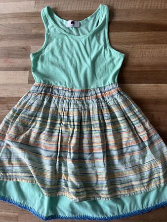 Sommerliches Kleid für Mädchen