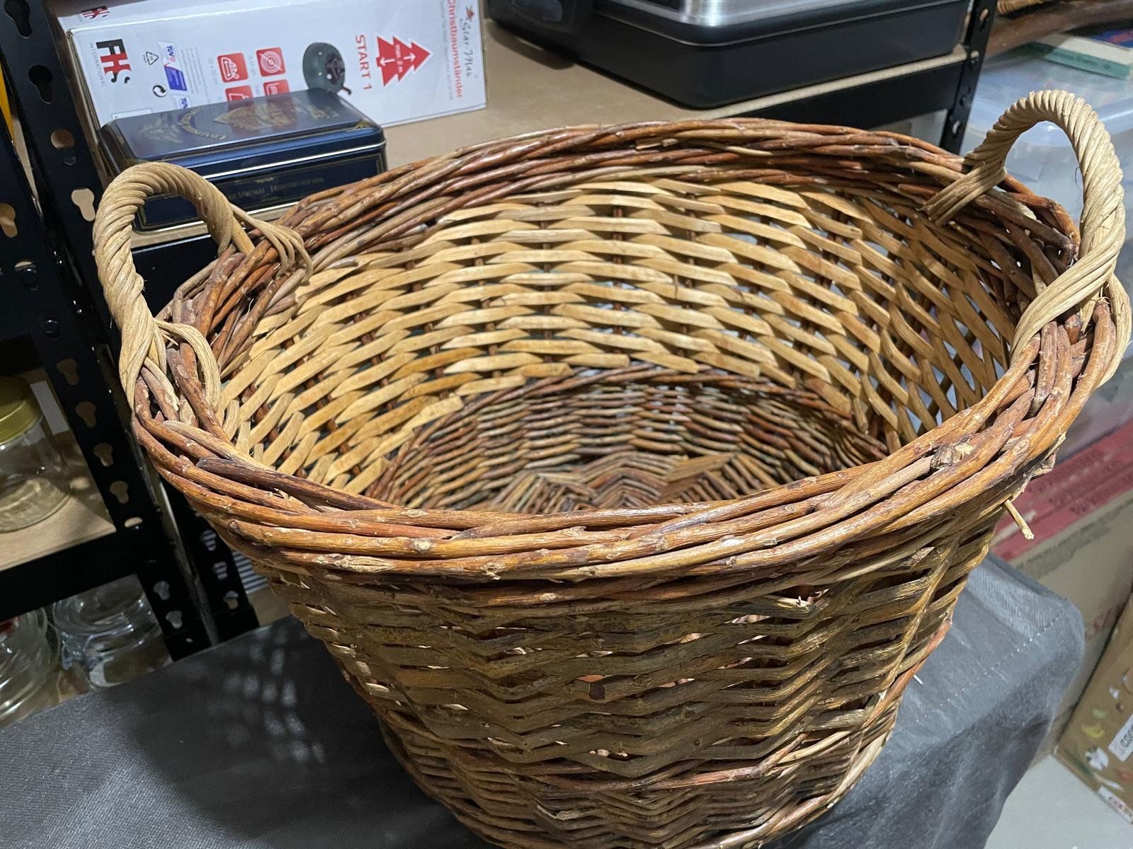 Altro per la casa: Vintage Korb Weide gross, Holzkorb, Erntekorb, Herbstdeko – Usato da Utzigen venduto da Mangaris 2