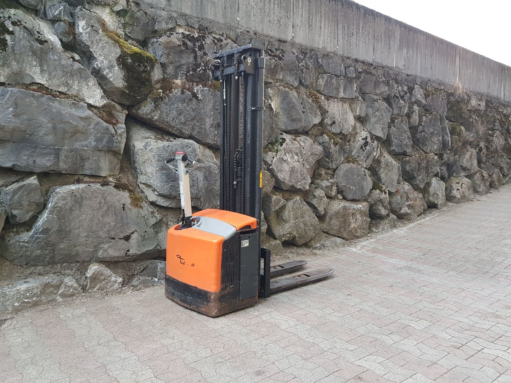Carrelli elevatori e a forche: Rocla Stapler 1600 kg Ameise Deichselstapler Deichselgerät – Difettoso da Brunnadern venduto da p..... 5